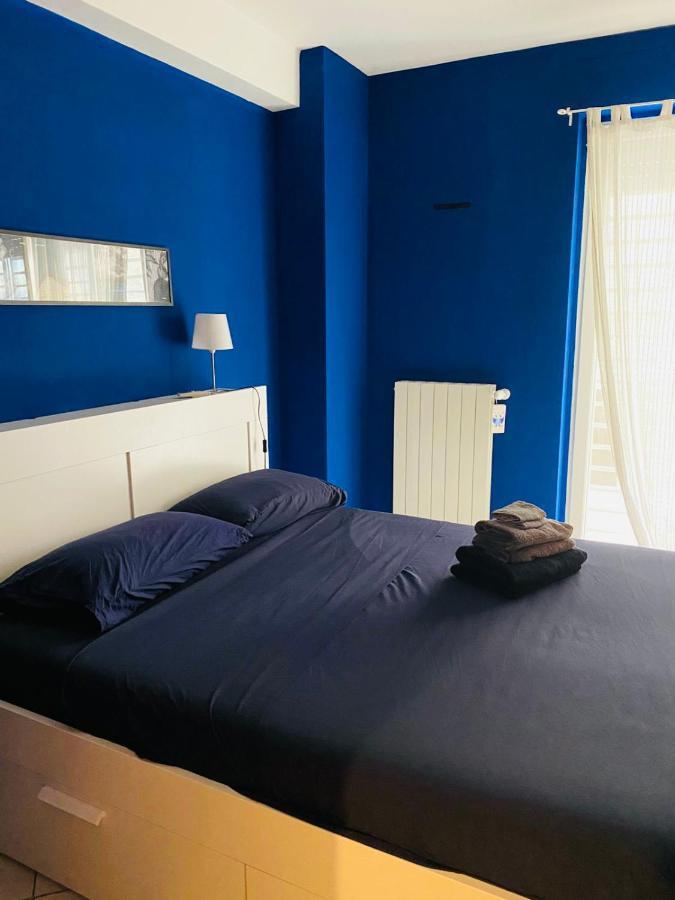 Bari Blue Apartment Bagian luar foto