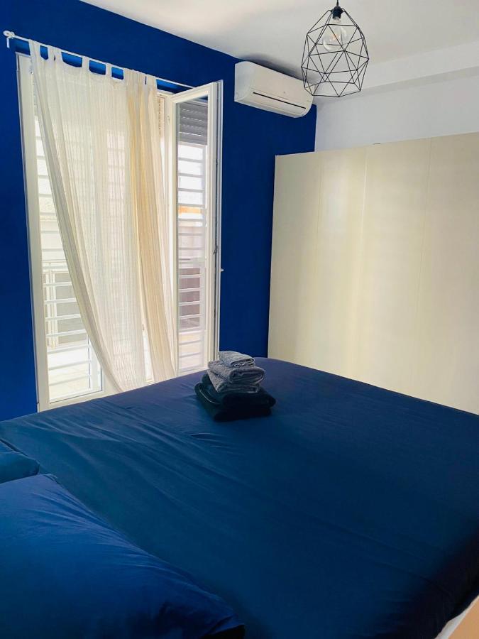 Bari Blue Apartment Bagian luar foto