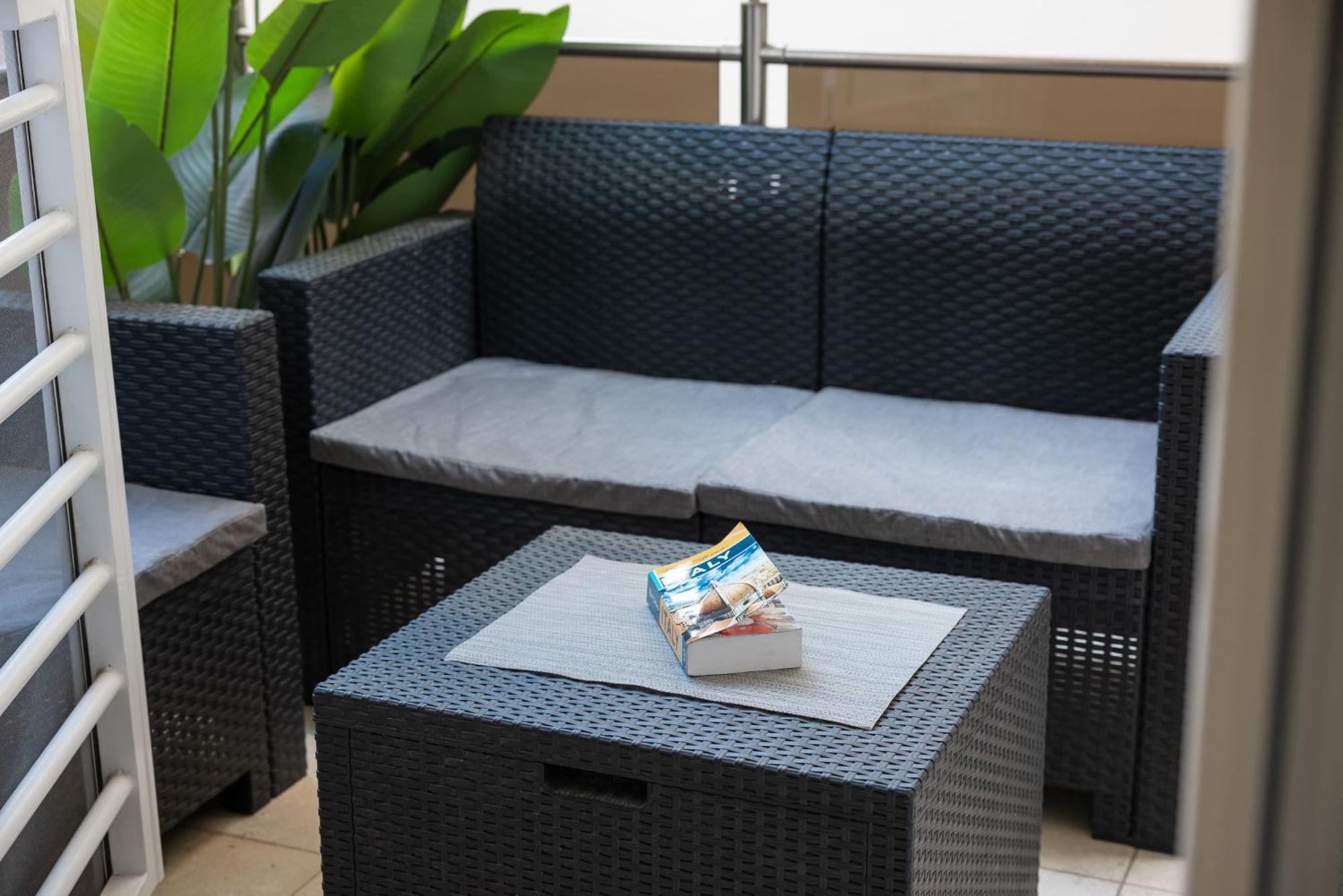 Bari Blue Apartment Bagian luar foto