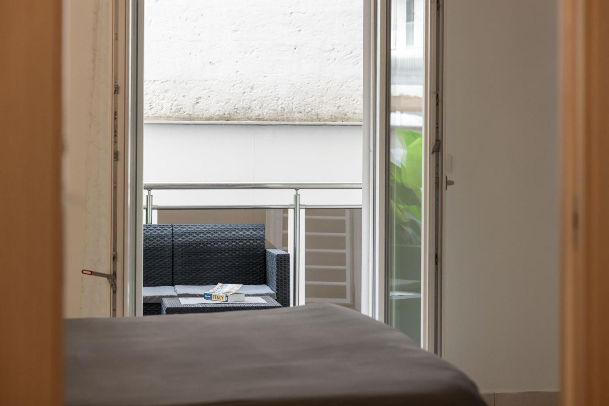 Bari Blue Apartment Bagian luar foto
